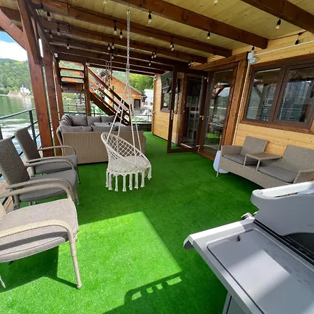 Apartment On The Bicaz